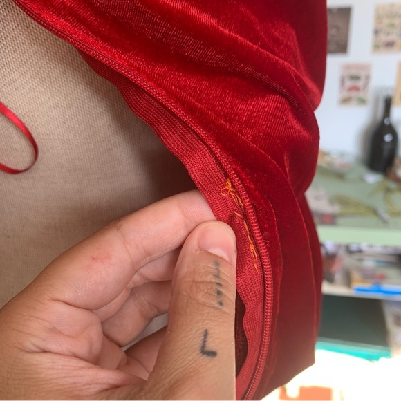 ZARA RED VELVET BODYCON DRESS NWT - Picture 13 of 13